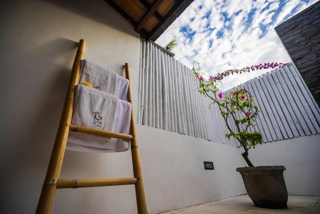 Villa Luna Sunset Beach Gili Trawangan Exterior foto
